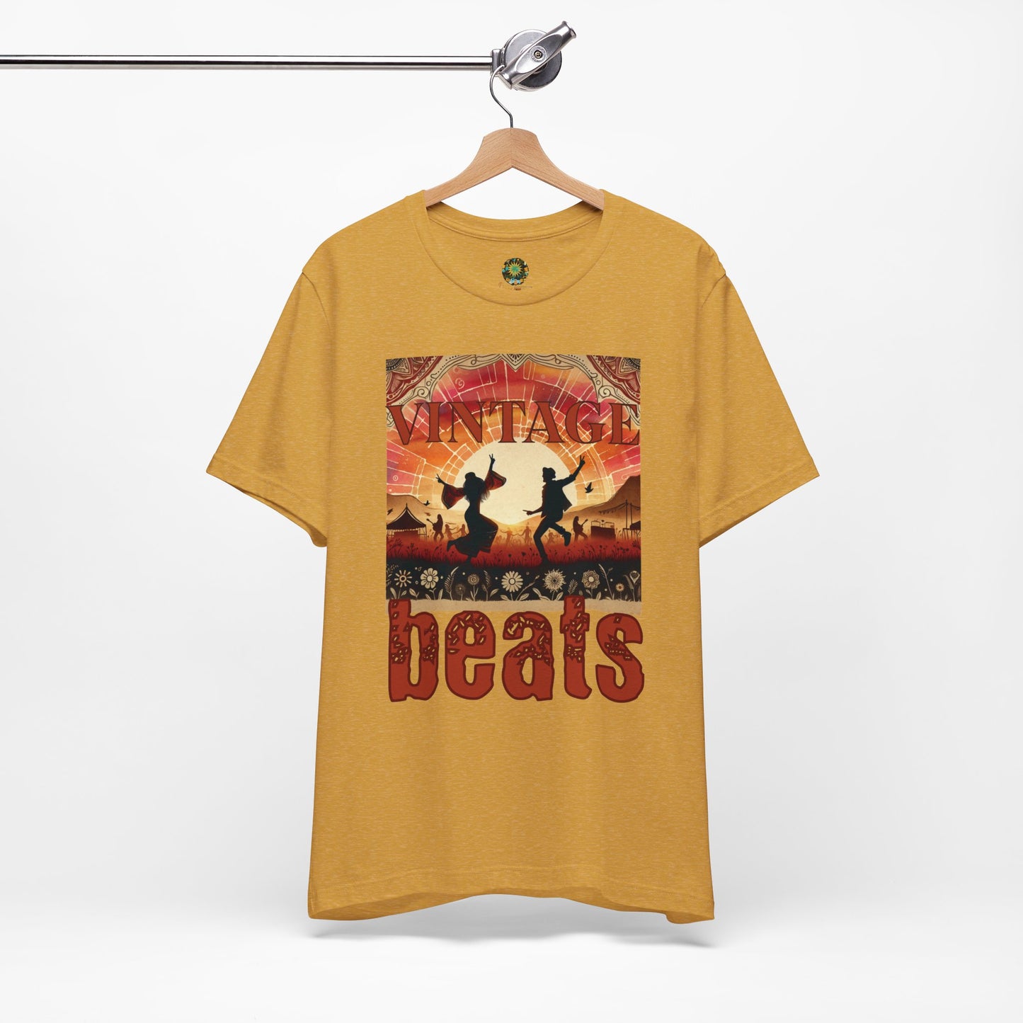 Vintage Beats Festival T-Shirt Trendy Silhouette Dancing Couple Boho Desert Rhythms Top for Music Lovers and Festival-Goers