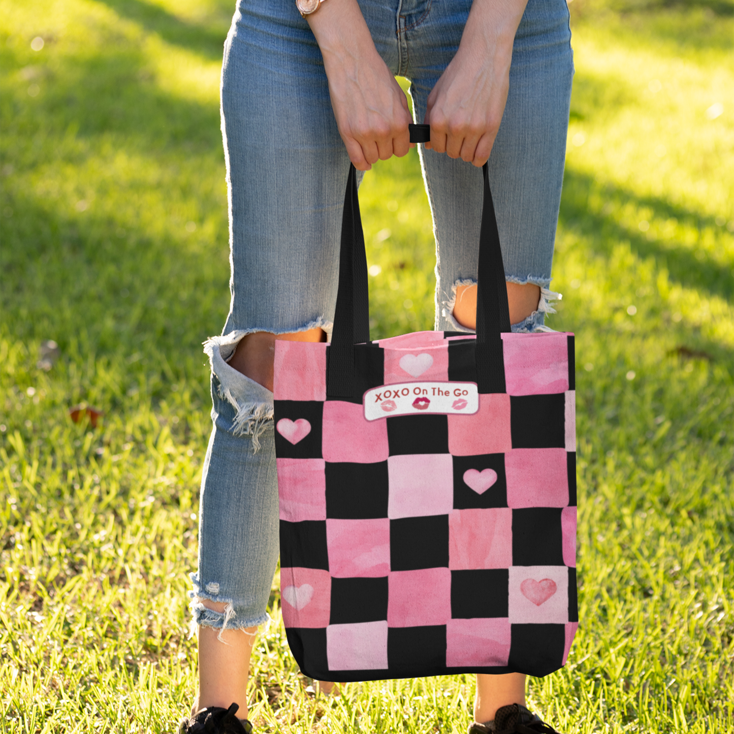 Gen Z Pink and Black Checkerboard Bag For Romantic Occasions Trendy Pink Love Themed Tote Aesthetic Valentine's Gift Bag For Young Women
