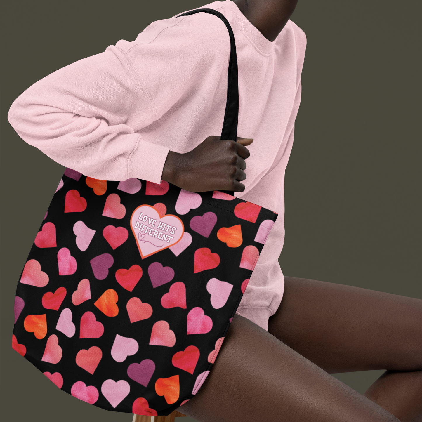 Trendy Love-Themed Reusable Valentine's Day Aesthetic Gen Z Heart Design Tote Large Storage Gift Accessory For Her Romantic and Stylish Tote Bag