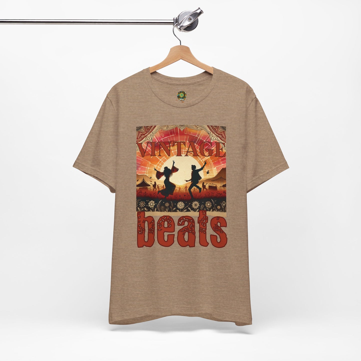 Vintage Beats Festival T-Shirt Trendy Silhouette Dancing Couple Boho Desert Rhythms Top for Music Lovers and Festival-Goers
