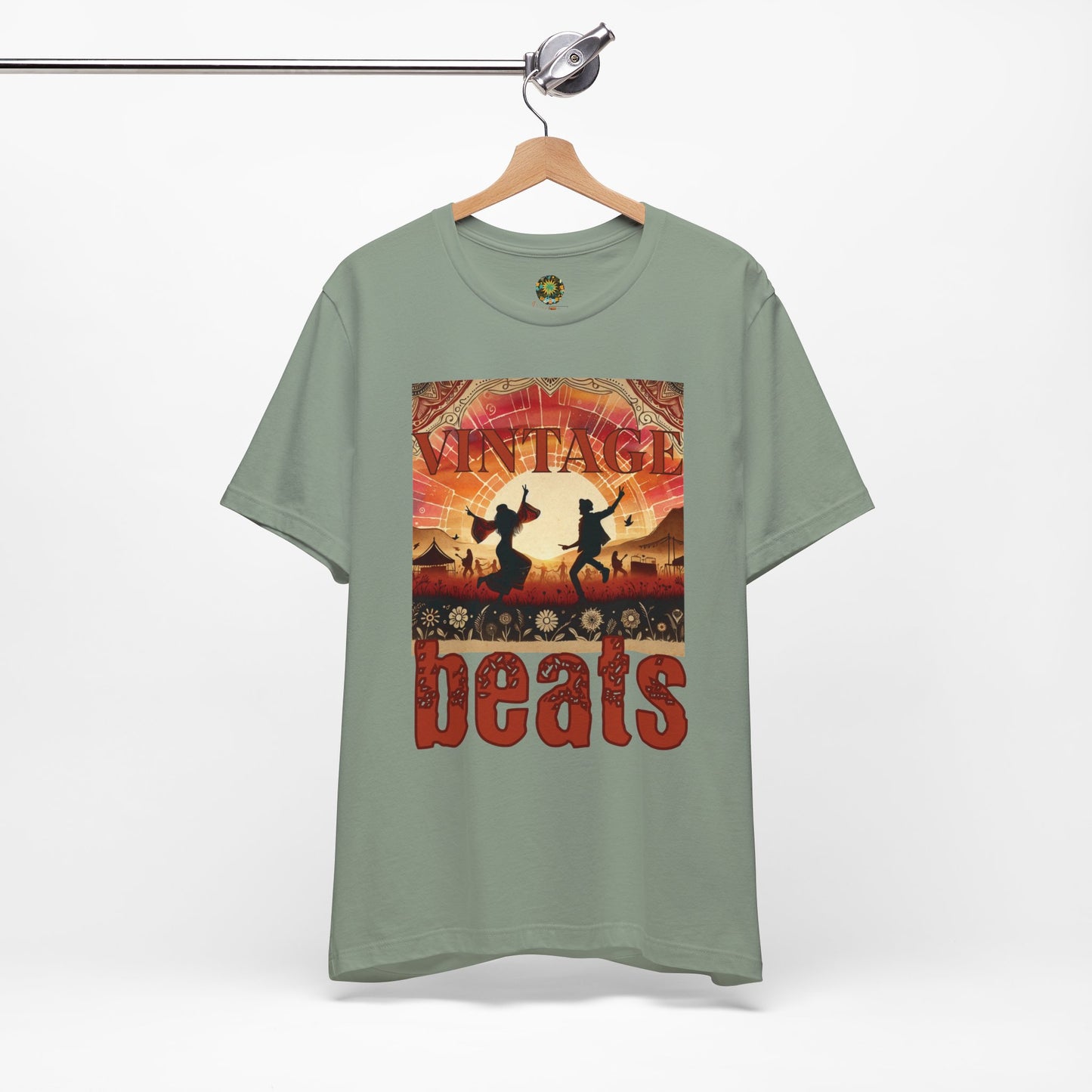 Vintage Beats Festival T-Shirt Trendy Silhouette Dancing Couple Boho Desert Rhythms Top for Music Lovers and Festival-Goers