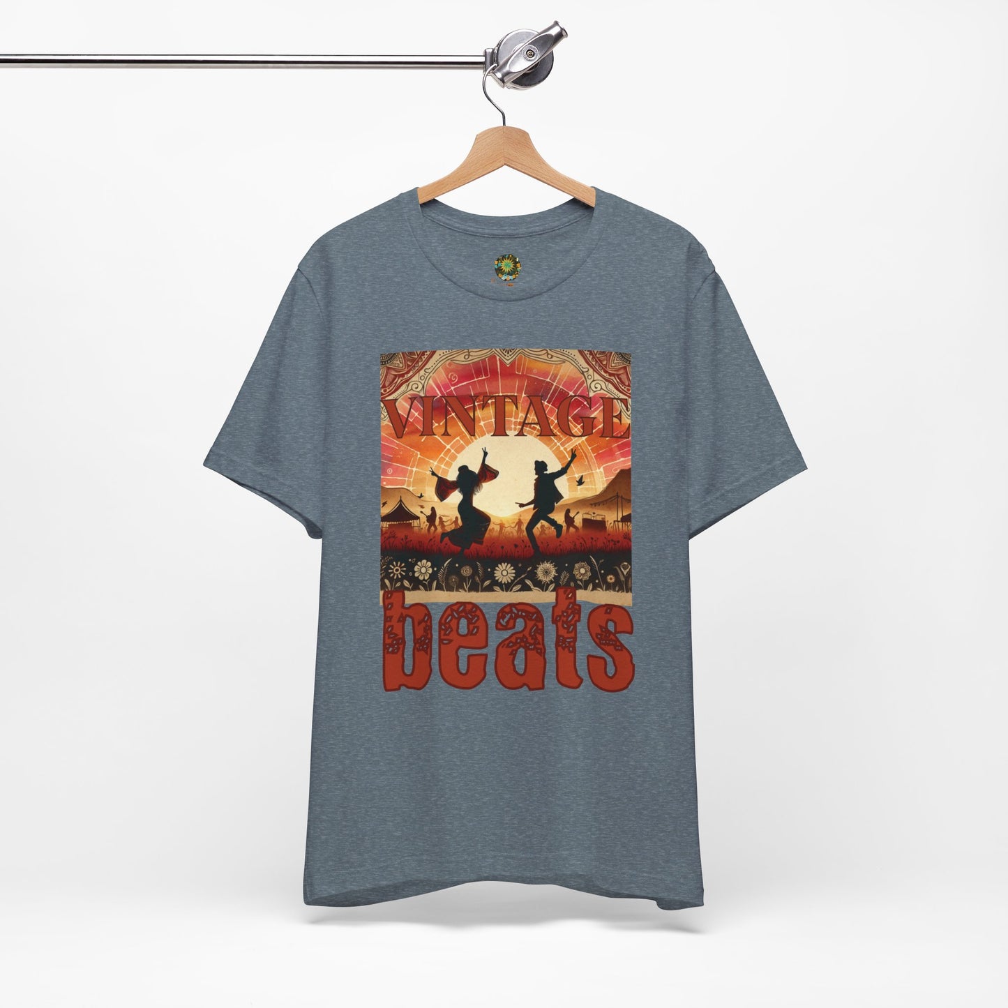Vintage Beats Festival T-Shirt Trendy Silhouette Dancing Couple Boho Desert Rhythms Top for Music Lovers and Festival-Goers