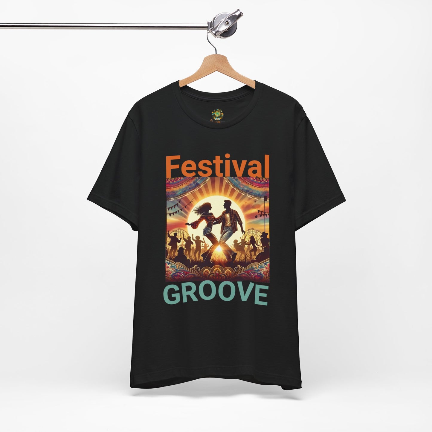 Festival Silhouette T-Shirt Trendy Festival Groove Top for Festival-Goers Dancing Couple Tee for Music Lovers Boho Style Dance Party