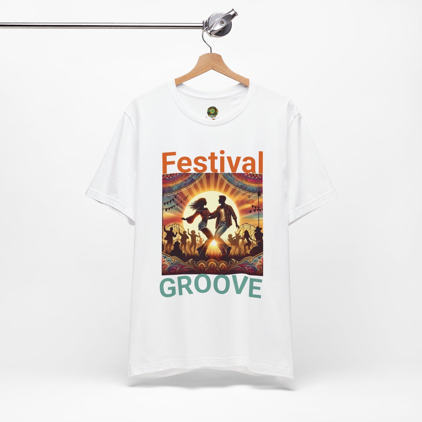 Festival Silhouette T-Shirt Trendy Festival Groove Top for Festival-Goers Dancing Couple Tee for Music Lovers Boho Style Dance Party